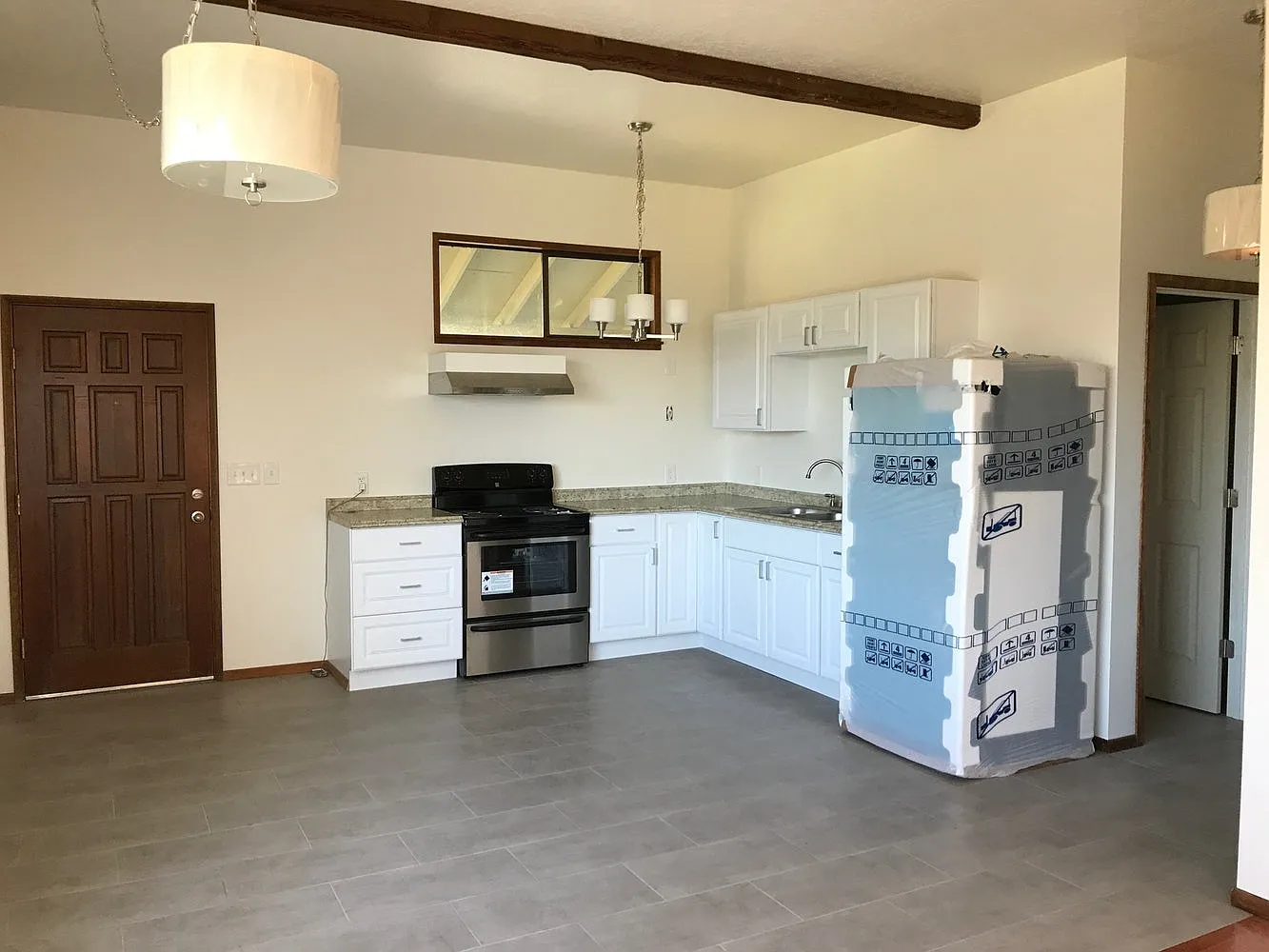 1 bed, 900 sqft, $1,600 — Photo 1