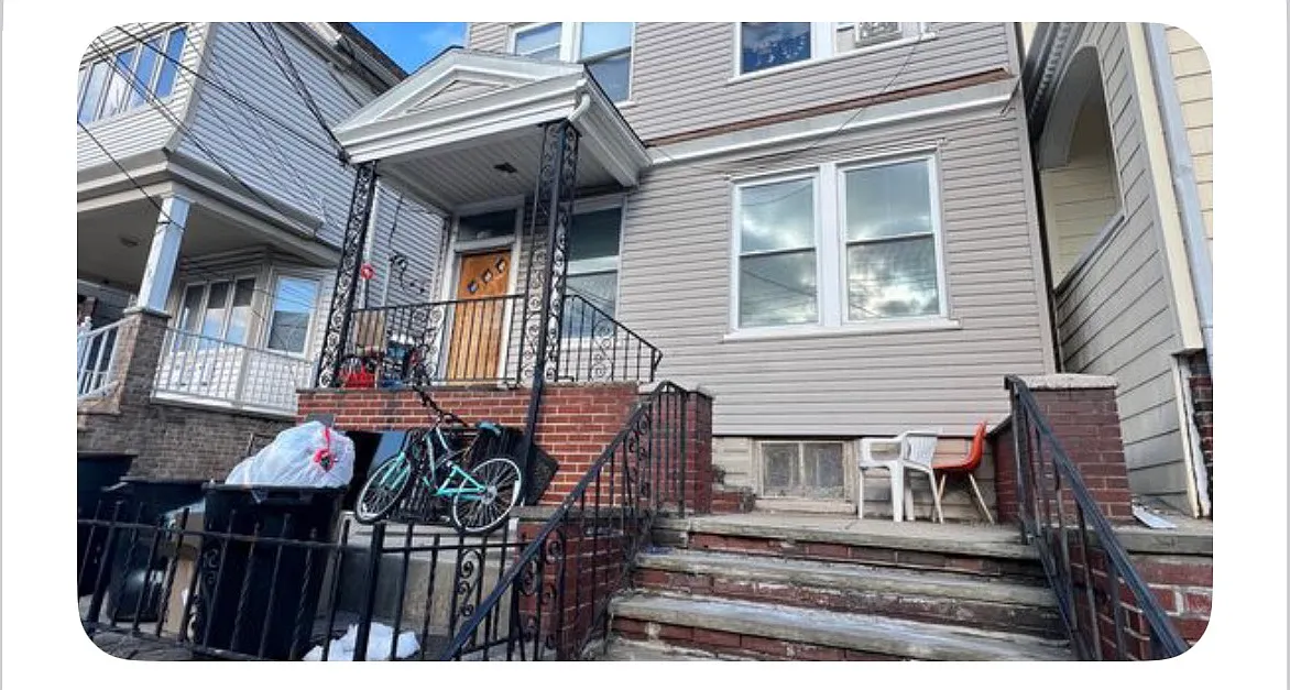 2 bed, $1,900 — Photo 1