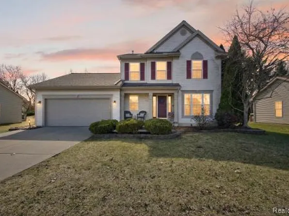 3644 Snowden Ln, Howell, MI 48843