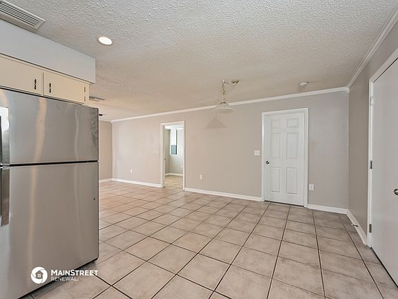 5th image of 532 W Ella J Gilmore St
