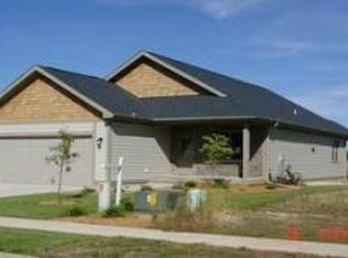 516 Cedar Dr, Lake City, MN 55041