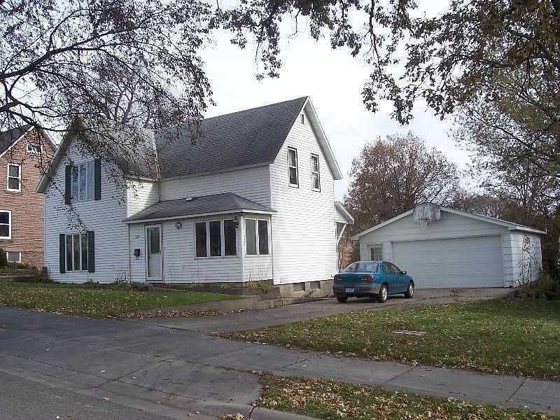1st image of 1129 Lake Ave