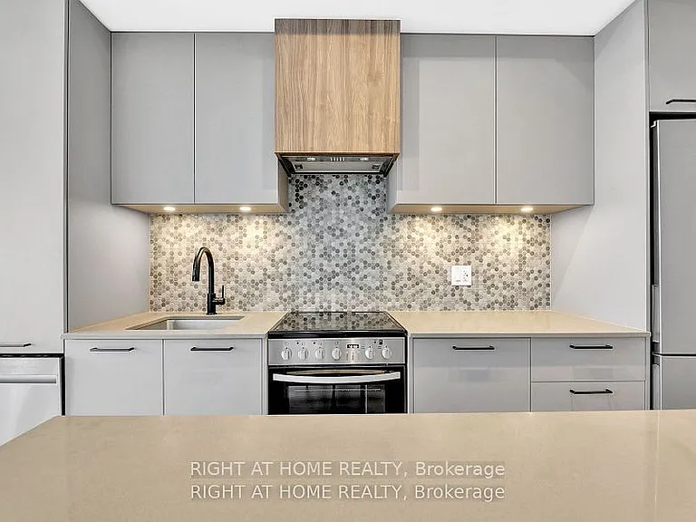 10 Lagerfeld Dr #401 — Photo 20