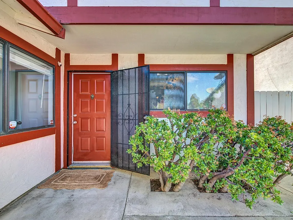 925 Brandon Way