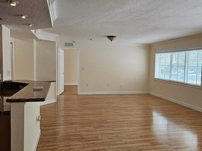 151 NE 16th Ave #162 — Photo 12