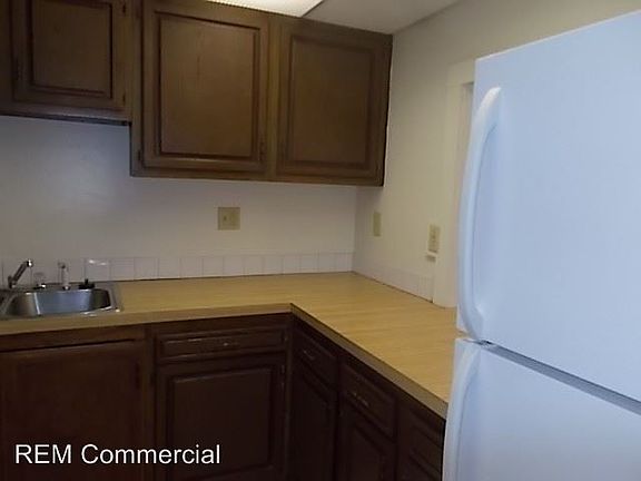 5th image of 1719 Dominion Dr APT B