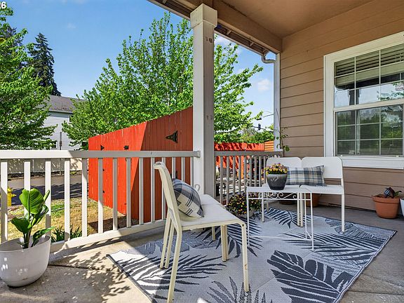 4th image of 5802 NE 62nd Cir