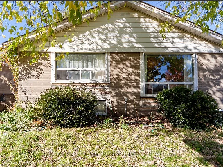 3242 Lawrence Ave E — Photo 13