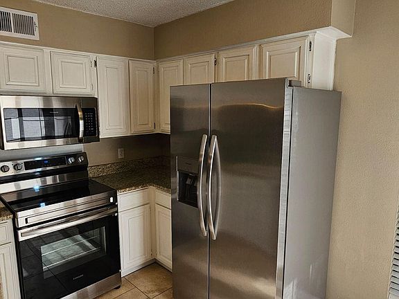 4th image of 4800 Northway Dr APT 4C