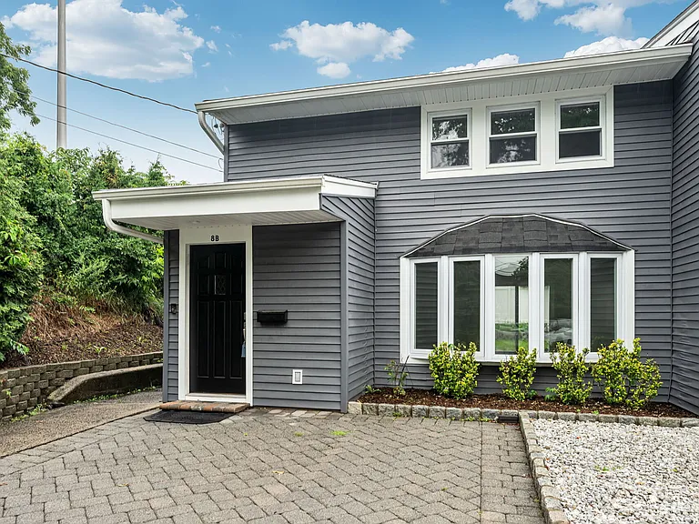 Welcome to this Lovely 2 Bedroom Rental in the Highly Desirable Town of Waldwick