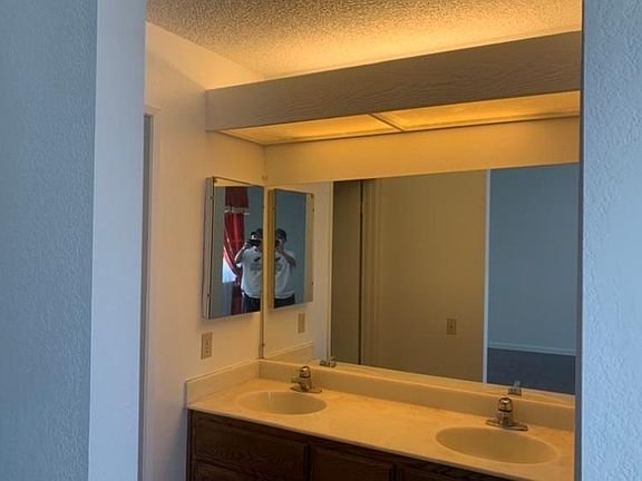 5th image of 2381 Blue Lagoon Dr