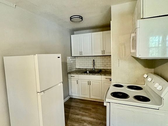 5th image of 6702 Fulton St #8