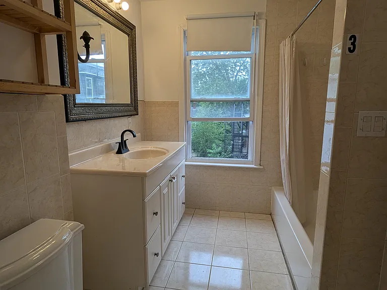 219 Green St #3 — Photo 7