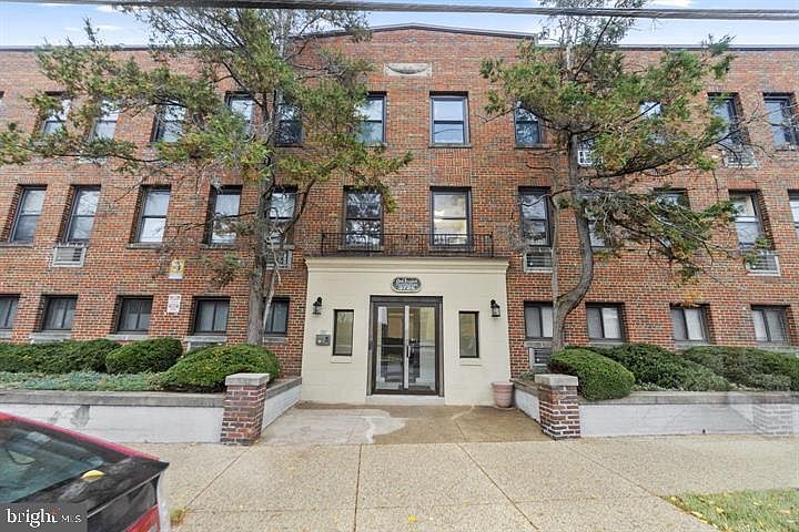 1st image of 3725 12th St NE APT 102