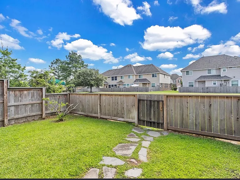10518 Day Trail Ln — Photo 23