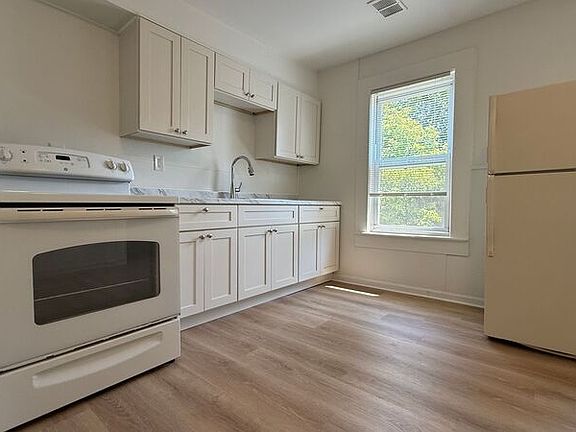 3rd image of 43-49 Oak St Unit 47
