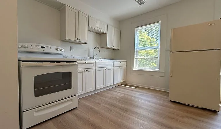 43-49 Oak St #47 — Photo 3