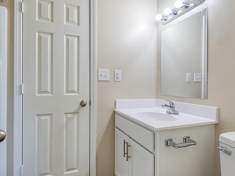 Summer Station Apartments Where Comfort Meets Coastal Living — Photo 117