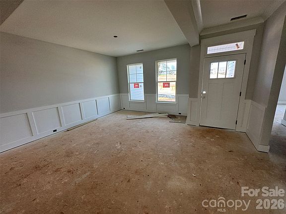 4th image of 1353 Knob Creek Dr