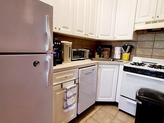 4th image of 154 W 74th St APT A
