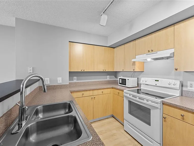8736 River Homes Ln #7304 — Photo 7