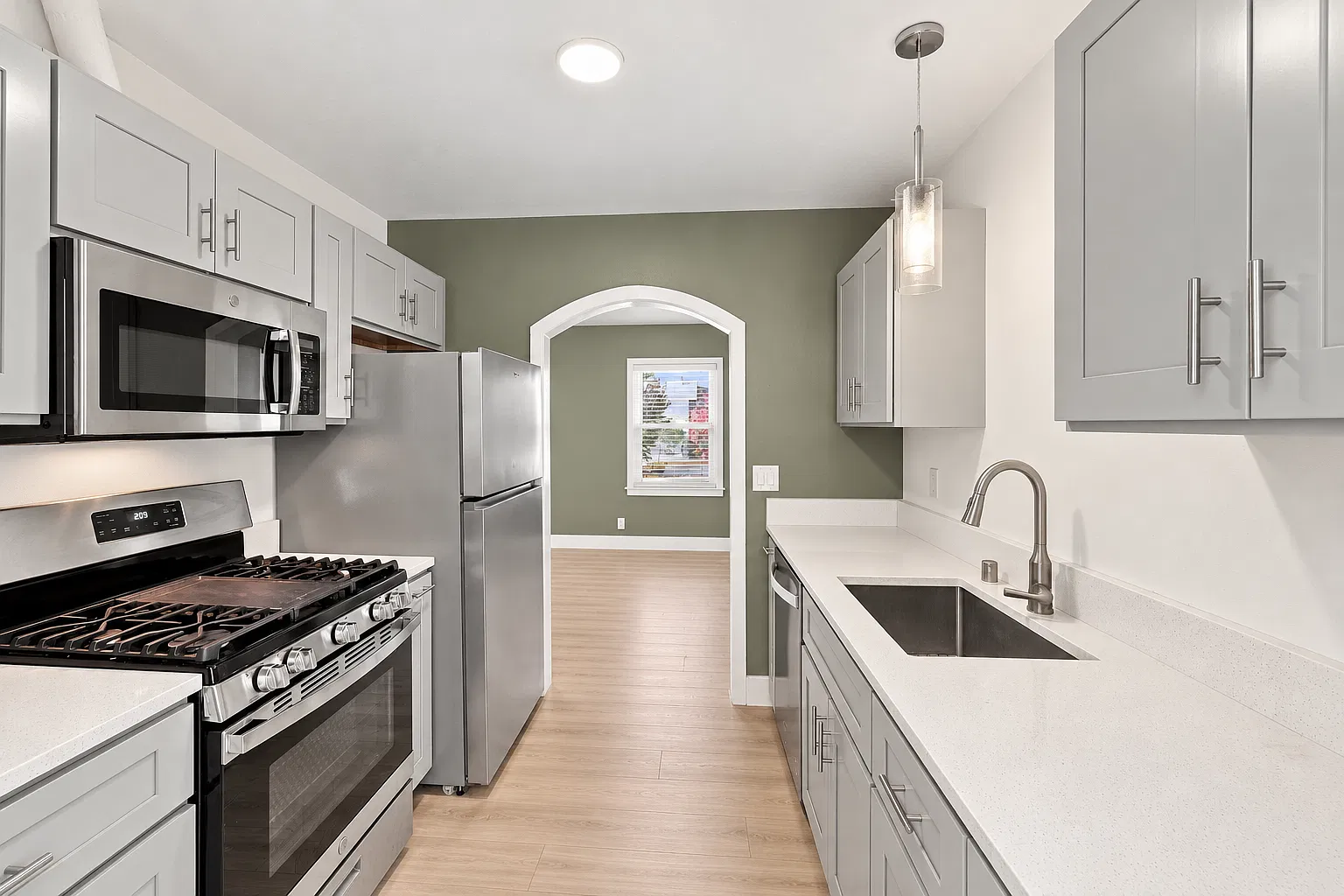 Pleasure Point 1 Bedroom + Spacious Loft — Photo 1