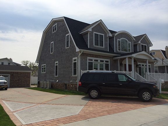 3rd image of 427 Beach 144 St