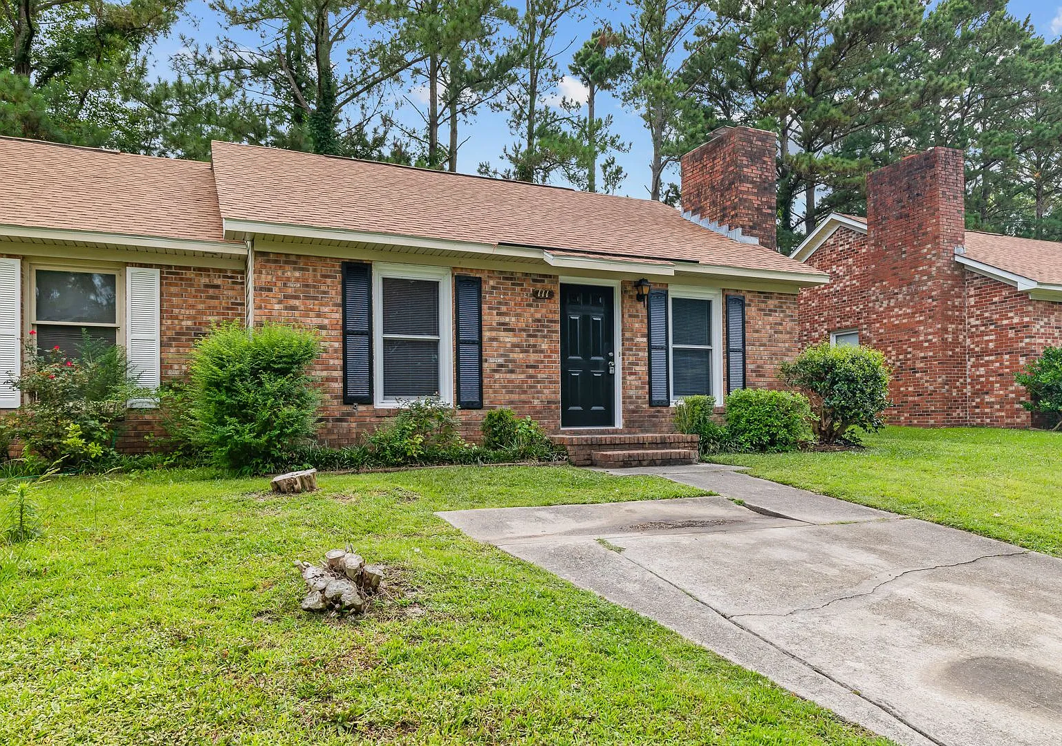 2 Bedroom, 2 Bathroom Townhome — Photo 2