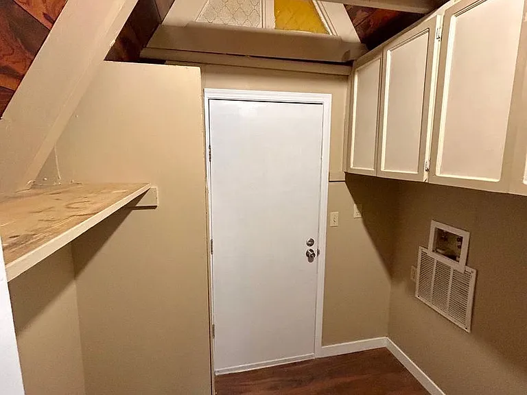 16146 Hawks Lair Rd — Photo 4