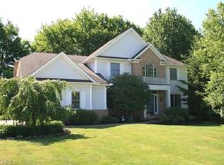 6765 Ridgecliff Dr, Solon, OH 44139