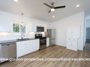 SE 88th Ave - 2 bedroom ADU close to the restaurants and shops along SE 92nd Ave and SE Foster Blvd, Portland, OR 97266
