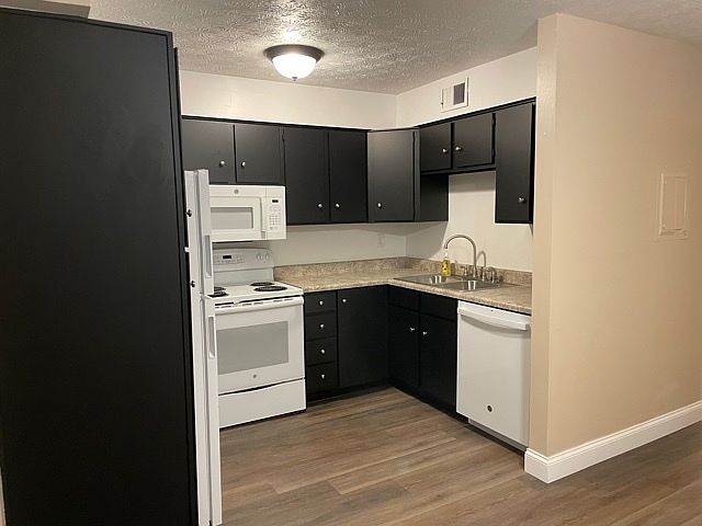 1st image of 836 Gordon Smith Blvd #10-1