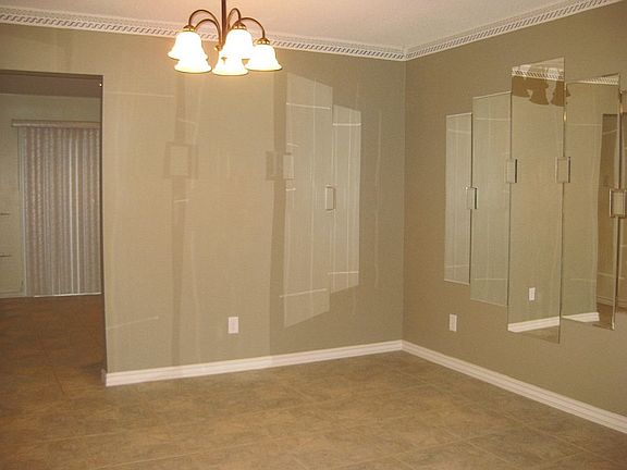 4th image of 686 Lake Villas Dr