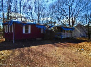 38 Amos Cir, Bushkill, PA 18324