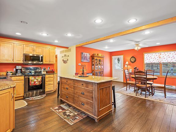 5th image of 2385 Sherwood Forest Dr