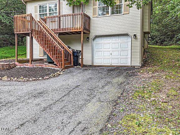 2nd image of 93 Edge Rock Dr