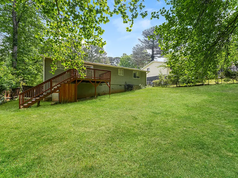 4275 Bradley Dr — Photo 14