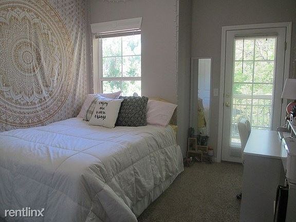 1210 Bertrand Bedroom2