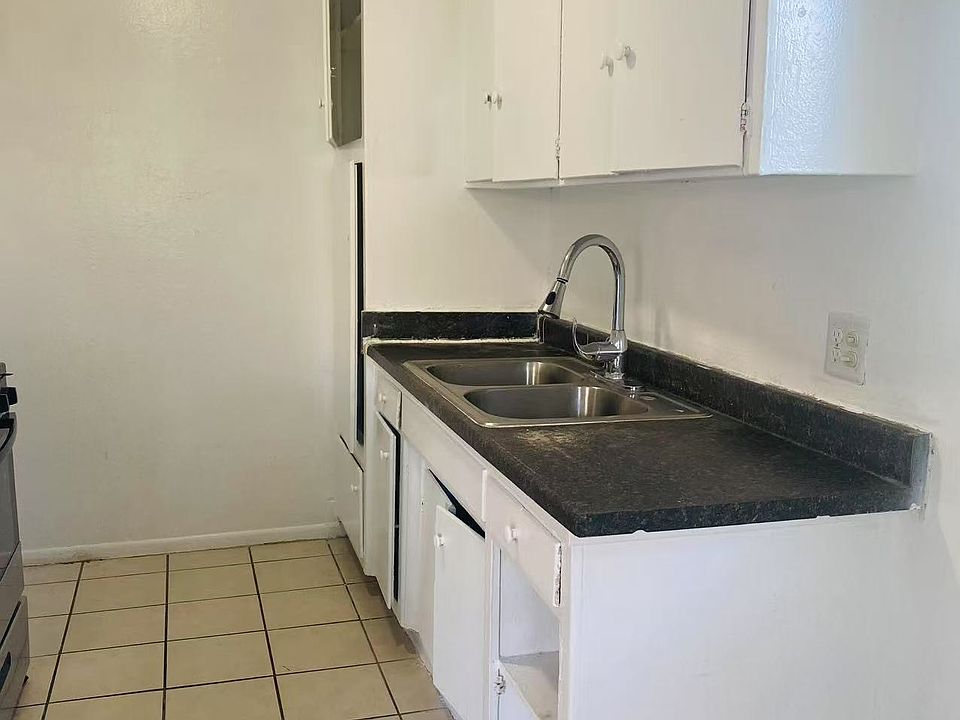 1st image of 1121 W Fay Ln #1