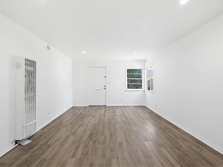 4264 W Broadway #C — Photo 2