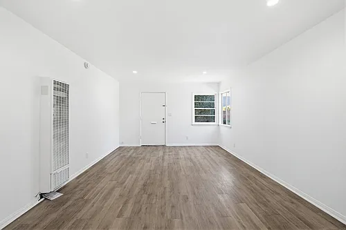 4264 W Broadway #C Photo 1