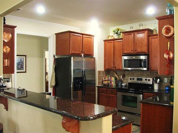 3rd image of 155 Brookfield Dr