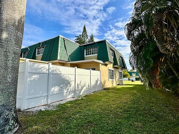 4th image of 5826 Whiting Ct