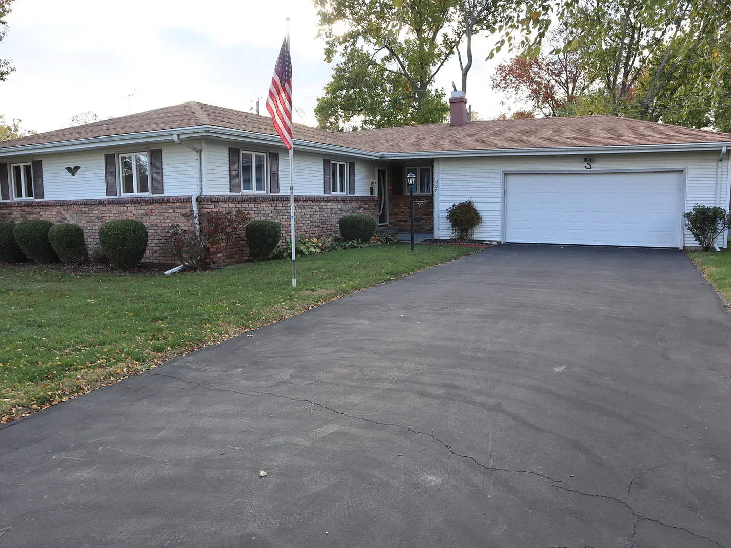 707 Dodson Dr E photo 1