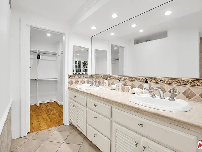 915 Edie Dr — Photo 19