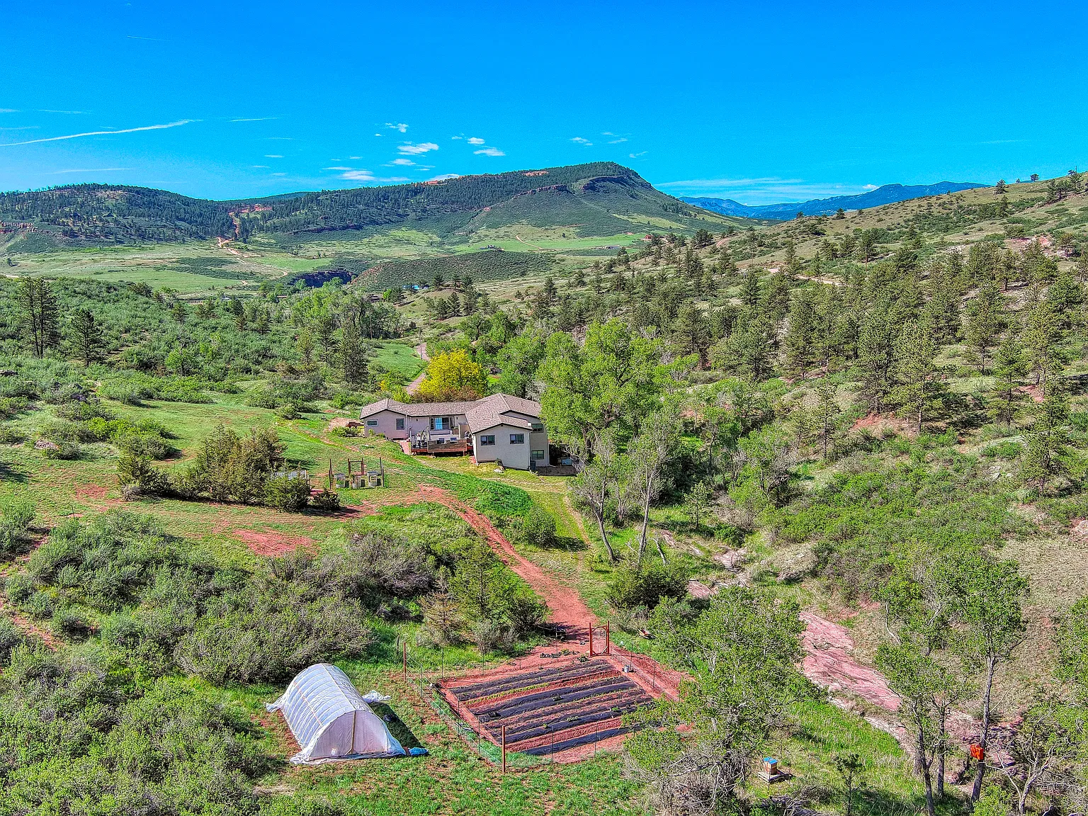 5 bed, 3900 sqft, $5,000 — Photo 1