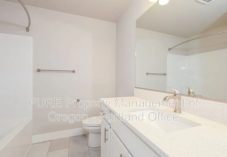 504 NE Trillium Dr — Photo 35