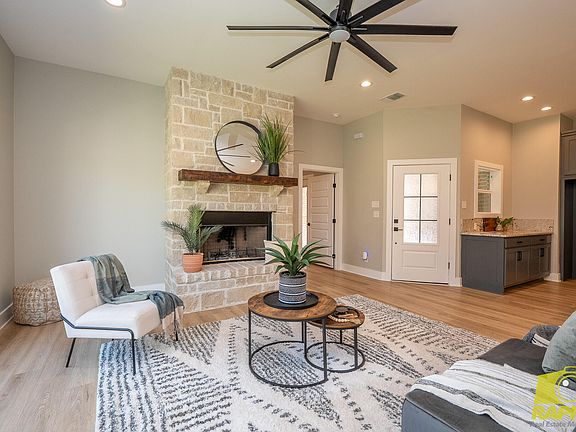 2nd image of 5317 Riviera Ln