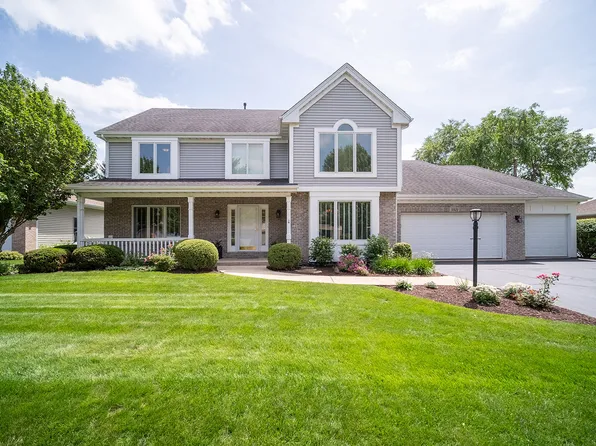 5421 Regents Park Rd, Rockford, IL 61107