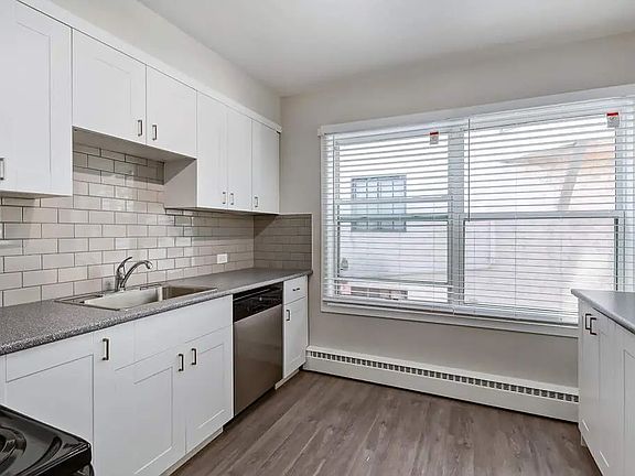 3rd image of 2416 14th St SW #497274